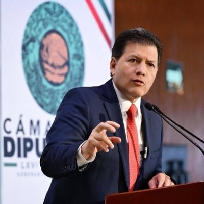 Víctor Hugo Lobo Román en un evento de la Cámara de Diputados